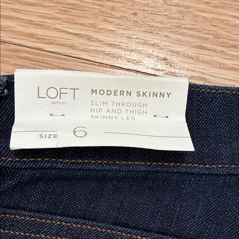 LOFT Women's Deep Indigo Skinny Jeans Size 6 - Picture 4 of 6